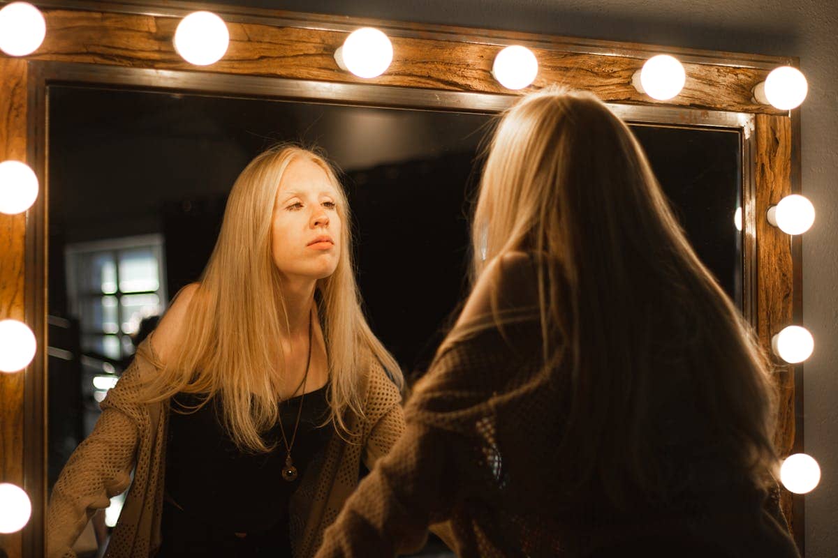 Mirror Affirmations: What the Research Actually Says and How to Practice Correctly