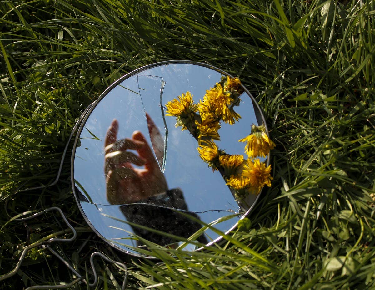 How to Reverse Bad Luck from Breaking a Mirror: 13 Folk Remedies