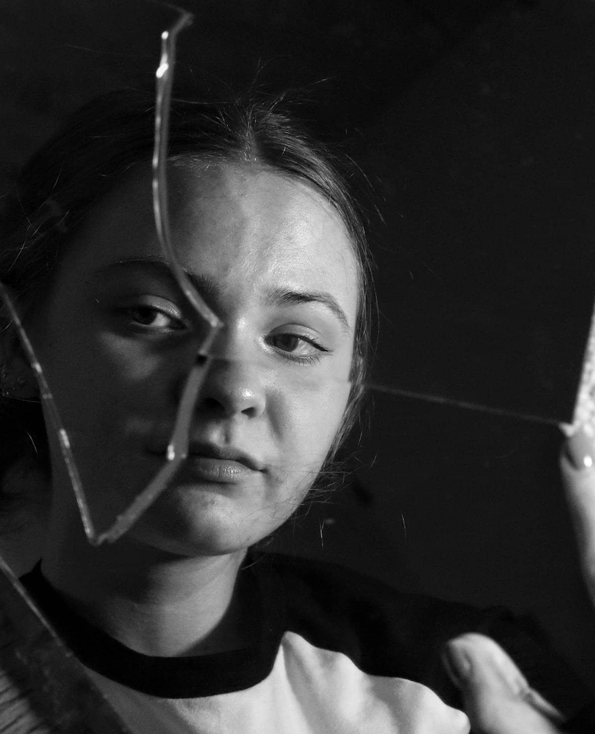 Broken Mirror Spiritual Meaning: 12 Messages, Omens, and Renewal