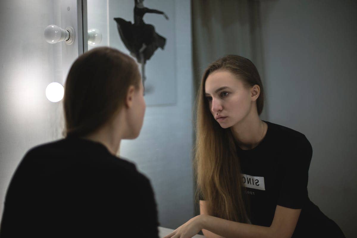 Broken Mirror Spiritual Meaning: What It Actually Means and What to Do Next
