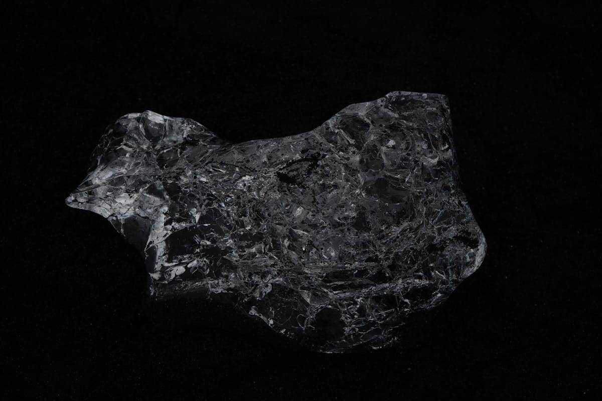 Black Mirror Spiritual Meaning: Ancient Symbolism, Scrying and Protection