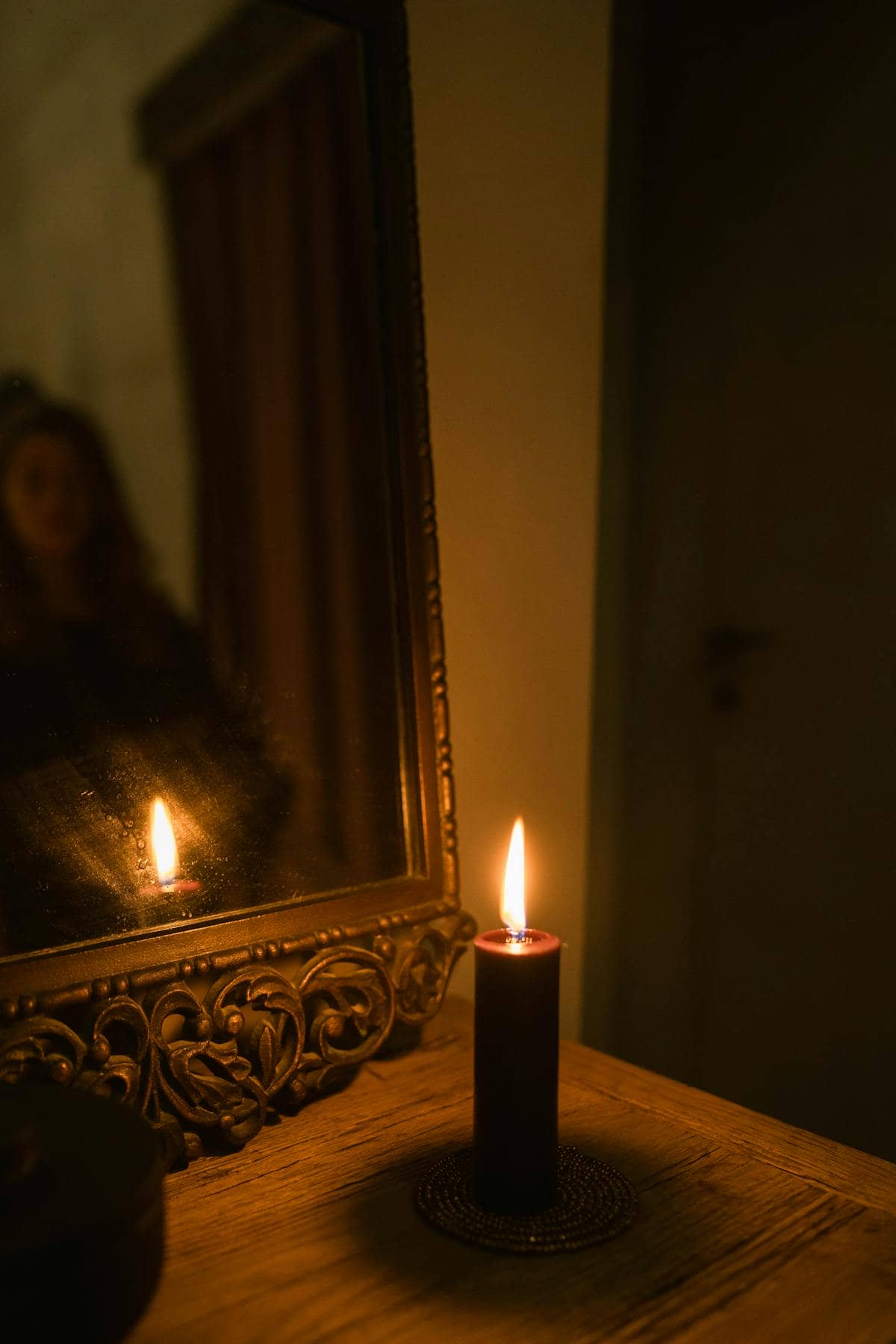 Mirror Spiritual Meaning: Truth, Portal, and Honest Self-Reflection