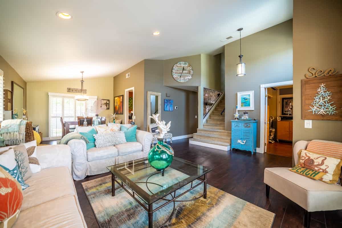 Warm, inviting living room with balanced colors and plush seating, illustrating feng shui living room colors.